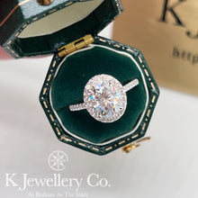 將圖片載入圖庫檢視器 Moissanite Oval Paved Ring 莫桑石橢圓形圍鑲1ct 2ct 戒指
