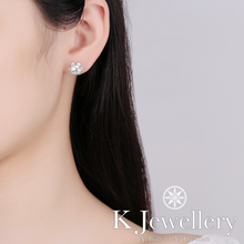 將圖片載入圖庫檢視器 Moissanite Snowflake Ear Studs 莫桑石圍石雪花耳釘
