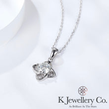 Load image into gallery viewer Moissanite Lucky Clover Necklace Moissanite Lucky Clover Necklace
