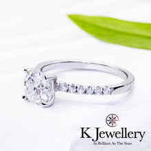 將圖片載入圖庫檢視器 Moissanite Four Claws paved Ring 莫桑石四爪全石戒指
