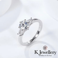 Load image into gallery viewer Moissanite Round Brilliant with Baguette Shape Ring Moissanite Round Six Claws with Baguette Shape Ring
