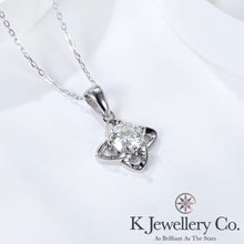 Load image into gallery viewer Moissanite Lucky Clover Necklace Moissanite Lucky Clover Necklace
