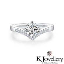 將圖片載入圖庫檢視器 Moissanite Princess Crown Ring 公主皇冠戒指
