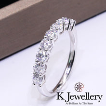 Load image into gallery viewer Moissanite 18K Gold Eight Stars Ring Moissanite 18K Eight Stars Ring
