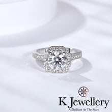 Load image into gallery viewer Moissanite Belle Ring Moissanite Belle pavé ring
