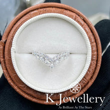 Load image into gallery viewer Moissanite 18K Gold V Shape Princess Lace Ring
