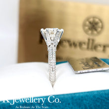 將圖片載入圖庫檢視器 Moissanite Setting Pave Ring 莫桑石六爪密鑲戒指
