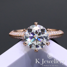 Load image into gallery viewer Moissanite 18K Gold Setting Paved Ring 18K Moissanite six-prong pavé ring
