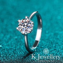 將圖片載入圖庫檢視器 Moissanite Six Heart Prong Ring 莫桑石心型六爪戒指
